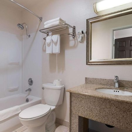 Rodeway Inn & Suites Hwy 217 & 26 W Portland Exterior foto